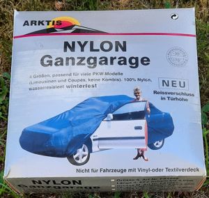 Auto-NYLON-Ganzgarage der Firma Arktis