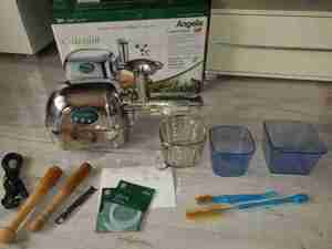 Angel Juicer 7500 Entsafter   Slow Juicer in OVP mit Zubehör in 1A Zustand!