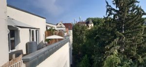 Möbliert & befristet: Schöne 2,5-Zi.-Penthousewohnung im "Seelbergviertel" Stuttgart-Bad Cannstatt!