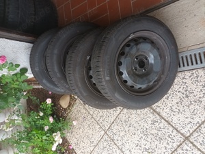 4 Stahlfelgen Hyundai 6x15 - ET47 + org. Radblenden, 4 neuw. Sommer Pirelli Cinturato, 185-65-15 T88