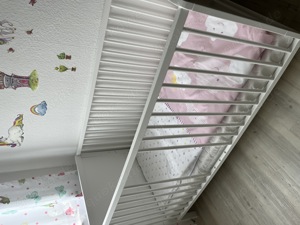 Neuwertiges Kinder-Gitterbett