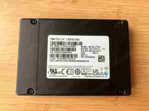 Samsung PM1733 NVMe SSD 7.68 TB MZ WLJ7T6HALA 00007 Festplatten (HDD, SSD & NAS) Solid State Drives 