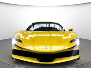 Ferrari SF90 Stradale CARBON*GIALLO TRIPLO STRATO Bild 4