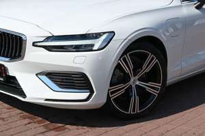 Volvo V60 T6 Inscription PHEV AWD *Pano*RFK*LED* Bild 2