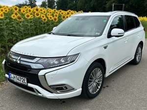 Mitsubishi Outlander Outlander 2.4 4WD Plug-In Hybrid Top