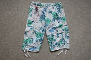 Bermuda Cargo Shorts Flowers Blumen weiß grün blau Größe S