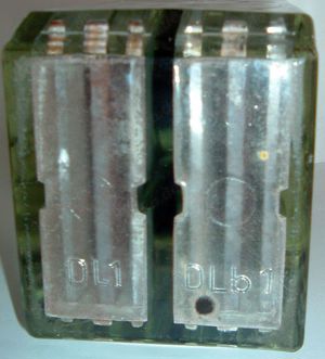 Varta Heizbatterien für alte Rundfunkempfänger in Rippenglasgefäß. Bild 5
