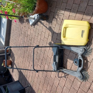 KÄRCHER- Handkehrmaschine  Bild 2