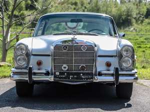 Mercedes-Benz 280 SE