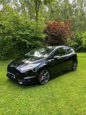 Ford Fiesta 1.6 EcoBoost mit Leder-Sport-Paket ST