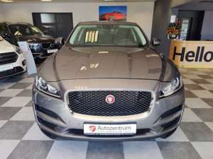 Jaguar F-Pace F-PACE Pure AWD*NAVI*SHZ*PDC-CAM* Bild 2