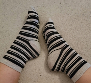 Getragene Socken schwarz weiß Ringelsocken Größe 37 Bild 3