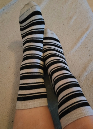 Getragene Socken schwarz weiß Ringelsocken Größe 37 Bild 4