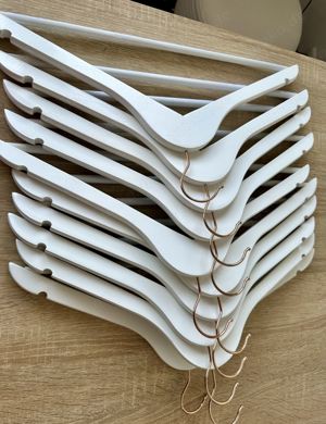 White hanger of wood, set of 20 pieces