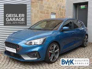 Ford Focus ST - LED NAvi BO  Recaro 8xRäder 1.Hand