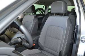 Volkswagen Passat Variant Business 1.5 TSI DSG LED Navi Anhängervorrichtung Bild 4