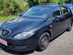 SEAT Leon Reference 1.Hand Klima 4 Türer 8fach bereift