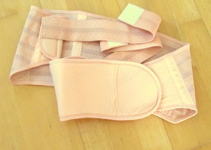 Neuwertiger hautfarbener Schwangerschaftsgürtel Stützgürtel