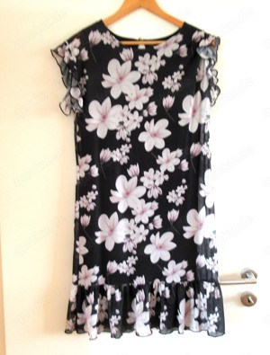 Neues schwarzes Kleid mit hellen BLumen Bodyflirt Größe 36 38