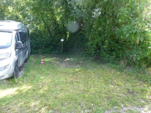 Abstellplatz Abstellplätze für Wohnmobil Wohnmobile zu vermieten 40 Euro H.G. Horn Tel. 015128918471