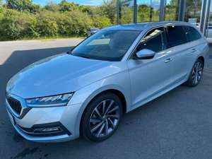 Skoda Octavia Kombi 2,0 TDi DSG Style AHK ACC