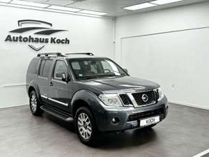 Nissan Pathfinder PATHFINDER 3.0 dCi LE "FAMILIENFREUNDLICHER SUV"