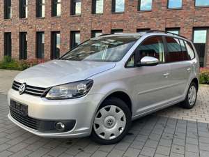 Volkswagen Touran 1.6 TDI DSG COMFORTLINE/ 1.HAND/ NAVI/ PDC/8Fachb.