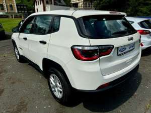 Jeep Compass Sport FWD Bild 4