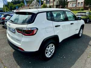 Jeep Compass Sport FWD Bild 3