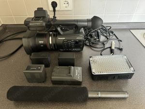 Speicherkarten-Camcorder Panasonic AG-AC90A inkl. Zubehörpaket - Sehr reduziert!