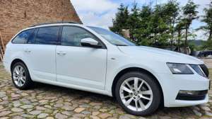 Skoda Octavia Combi 1.6 TDI Drive 1.Hand LED Tagfahrlicht AHK