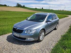 Skoda Superb Superb II Combi Diesel Combi 2.0 TDI 4x4 DSG Elega