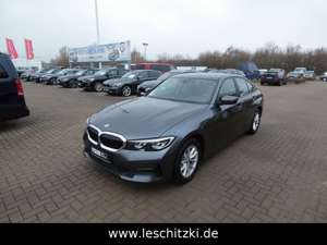 BMW 320 i Limousine Advantage/Automatik/HiFi/LED
