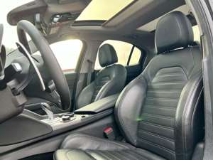 Alfa Romeo Giulia 2.2 JTDM AT8 B-Tech B-Tech Bild 2