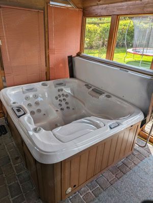 Whirlpool  Jacuzzi von Armstark (Capri)