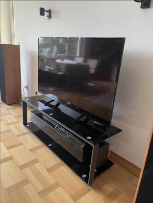 TV-Rack aus schwarzem Glas