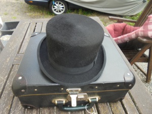 Dresur Zylinder Firma L Hiver Holand Schellack Zylinder mit Koffe Bild 2