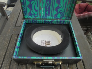 Dresur Zylinder Firma L Hiver Holand Schellack Zylinder mit Koffe Bild 9