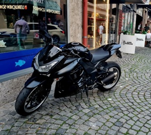 Kawasaki Z1000 - Top Zustand mit viel Zubehör