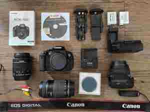 Canon EOS 700D SLR mit großem Zubehörpaket Foto & Camcorder Digitalkameras