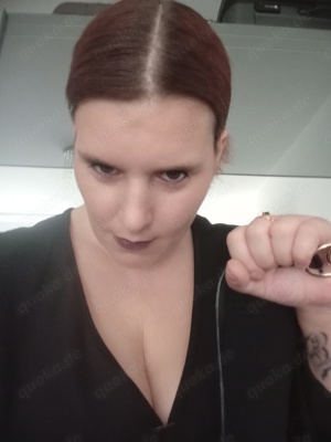 Domina mollig sucht online Sklaven Webcam Chat,Chat, Videos  Bild 1