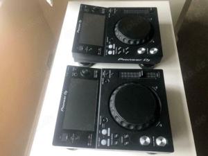 Pioneer XDJ-700 Pair