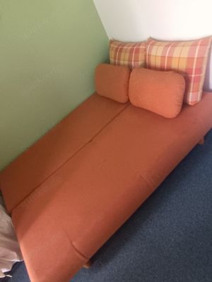 Ausklappbares Schlafsofa in orange