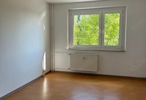 Zimmer für Studentin oder neete Frau kostenlos!