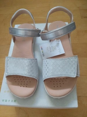 NEUE Geox Mädchensandalen aus Leder, Gr. 34