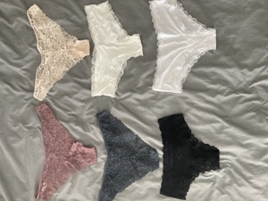 Getragene Slips Tangas Strings Unterwäsche Bh s Pantys Bikinis Badeanzüge oder Strumpfhosen Bild 5