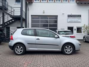 Volkswagen Golf Trendline, 8-fach bereift, Spiegel heizbar