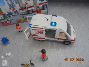 Playmobil Krankenwagen OVP Bild 3