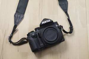 Pentax KP mit Zubehörpaket Foto & Camcorder Digitalkameras