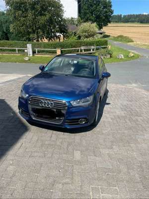 Audi A1 Attraction + Pano-Dach / TÜV  Insp. neu